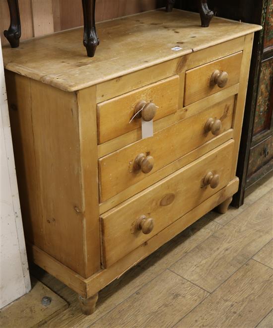 A Victorian pine chest of drawers W.91cm